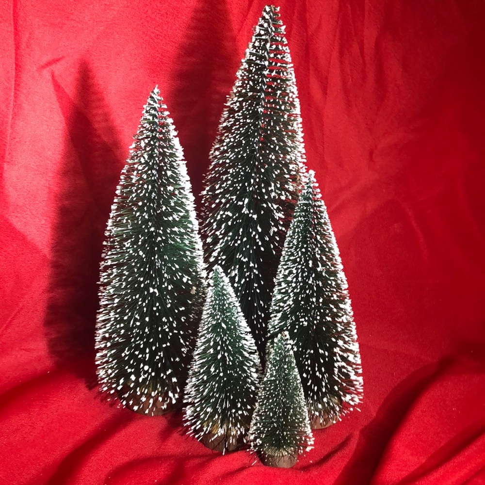 NIB set of 5 graduated size bottle brush trees with flocking wooden base